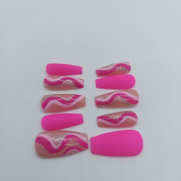 Pink Swirl Press on Nails - Picture 4 of 8